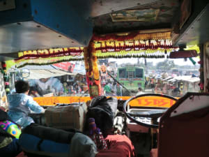 Bus nach Dumre